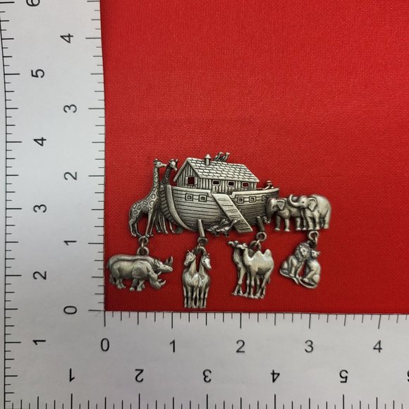 Vintage JJ Signed Brooch Pin Pewter Noahs Ark Dangling Animals Pairs Charms - Picture 6 of 12